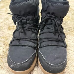 Women's Black Winter Boots